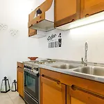 Mediterranes Nur 300 Meter Zum Mit Privatparkplatz, Grill, Klima *