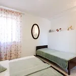Mediterranes Nur 300 Meter Zum Mit Privatparkplatz, Grill, Klima Crikvenica