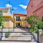 Mediterranes Nur 300 Meter Zum Mit Privatparkplatz, Grill, Klima *