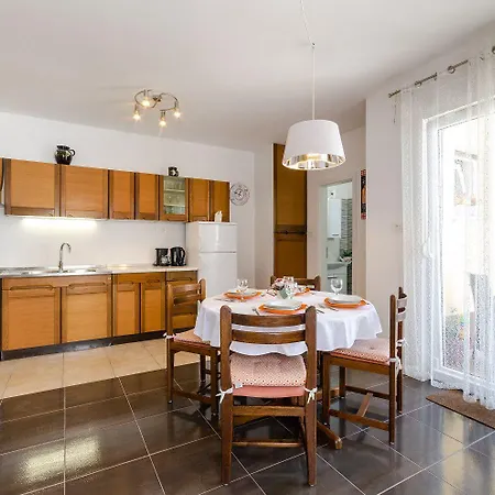 Mediterranes Nur 300 Meter Zum Mit Privatparkplatz, Grill, Klima Διαμέρισμα *