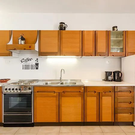 Διαμέρισμα Mediterranes Nur 300 Meter Zum Mit Privatparkplatz, Grill, Klima *