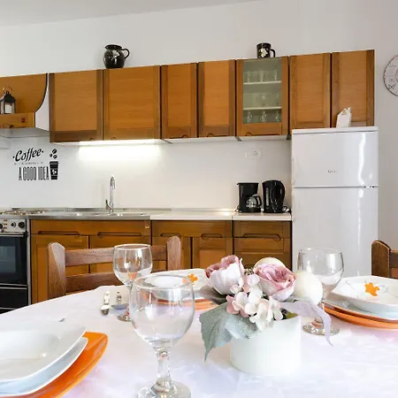Mediterranes Nur 300 Meter Zum Mit Privatparkplatz, Grill, Klima Διαμέρισμα