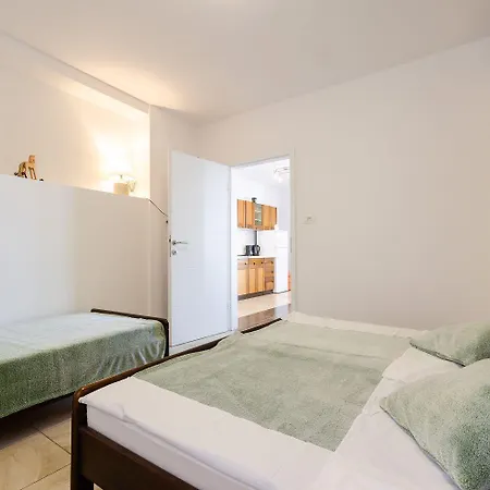 Apartman Mediterranes Nur 300 Meter Zum Mit Privatparkplatz, Grill, Klima Crikvenica