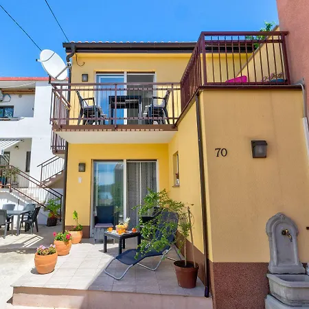 Mediterranes Nur 300 Meter Zum Mit Privatparkplatz, Grill, Klima *