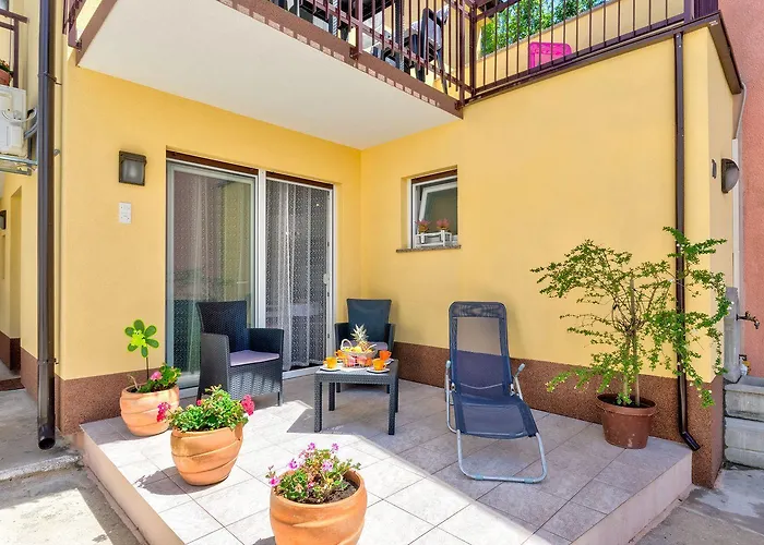 Mediterranes Nur 300 Meter Zum Mit Privatparkplatz, Grill, Klima