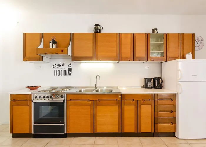Διαμέρισμα Mediterranes Nur 300 Meter Zum Mit Privatparkplatz, Grill, Klima *