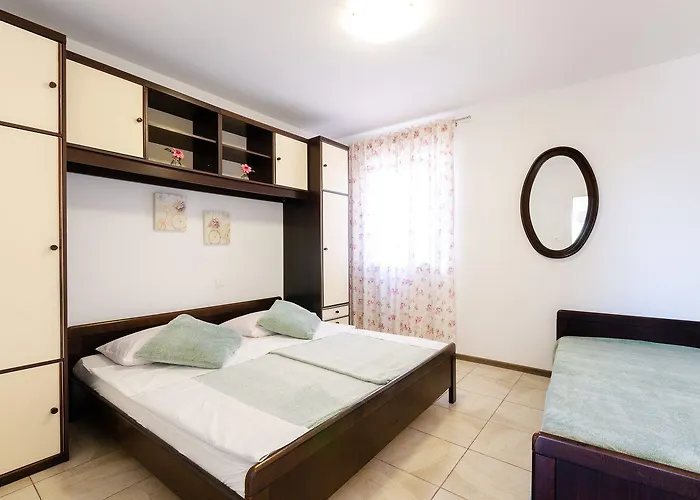 Mediterranes Nur 300 Meter Zum Mit Privatparkplatz, Grill, Klima Crikvenica