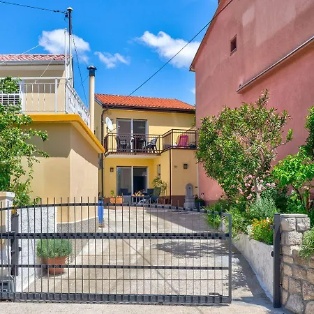 Mediterranes Nur 300 Meter Zum Mit Privatparkplatz, Grill, Klima *