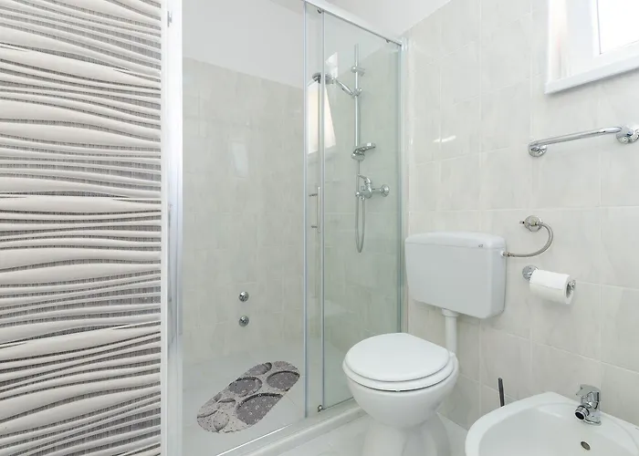Mediterranes Nur 300 Meter Zum Mit Privatparkplatz, Grill, Klima